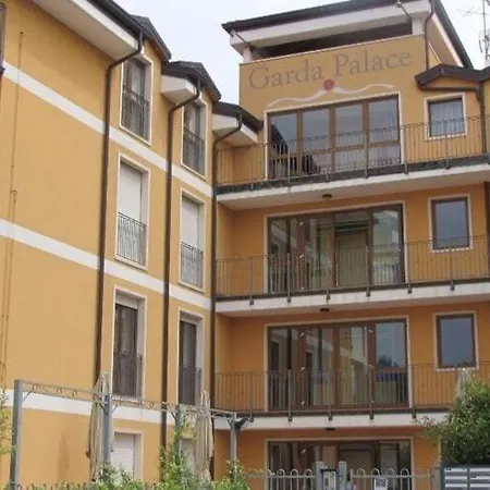 Garda Palace بسكييرا ديل غاردا