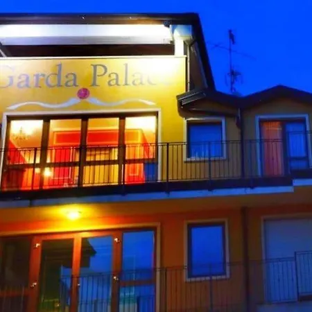 Garda Palace بسكييرا ديل غاردا